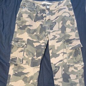Windsor distressed camo cargo pants!